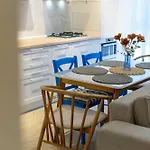 Apartment Meraki Santorinian *