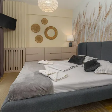 Apartment Meraki Santorinian *